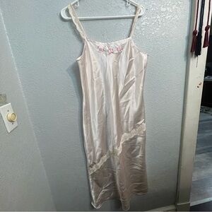 VTG M Elegant PINK by Victoria's Secret  Nightgown Gown floral embroidery